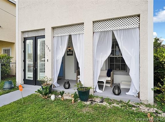 4th image of 1520 NW 1st Ave