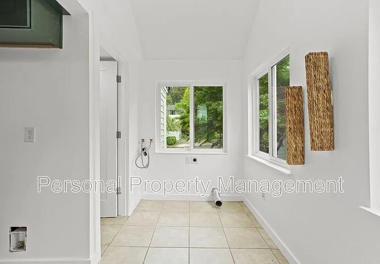 1346 NW Couch St — Photo 15