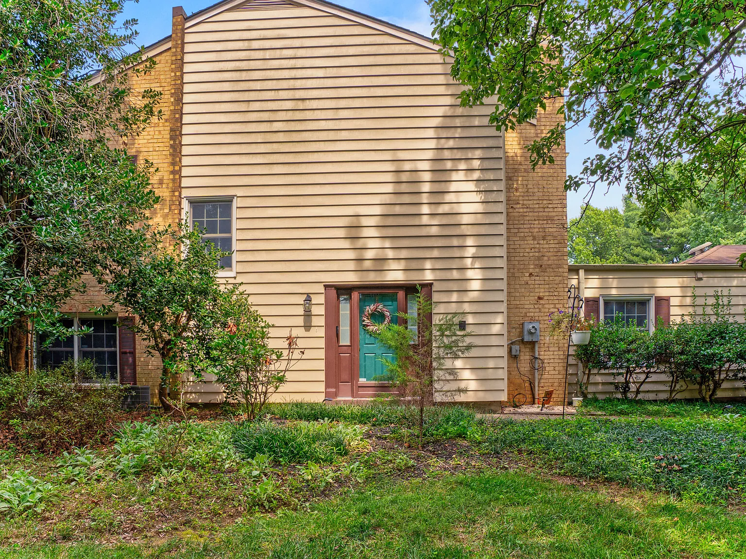 4 bed, 2202 sqft, $3,900 — Photo 2