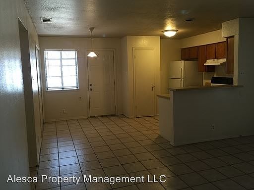 2nd image of 303 Algerita Dr APT A