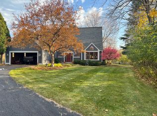 11830 N Country Ln, Mequon, WI 53092
