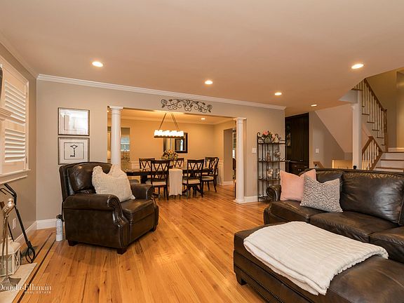 4th image of 20 Wood Dr