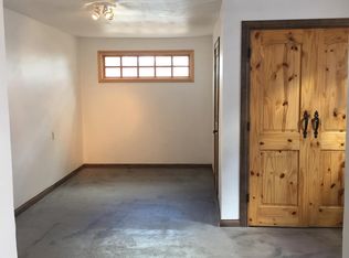 804 Armijo Pl SW #1/2, Albuquerque, NM 87105