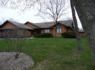 E1959 Bruce Ct, Waupaca, WI 54981
