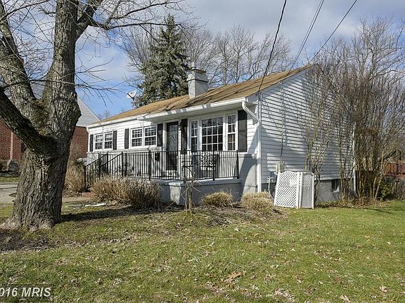3rd image of 211 Sanford Ave