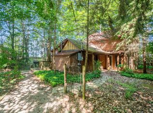 2560 Lakeshore Dr, Fennville, MI 49408
