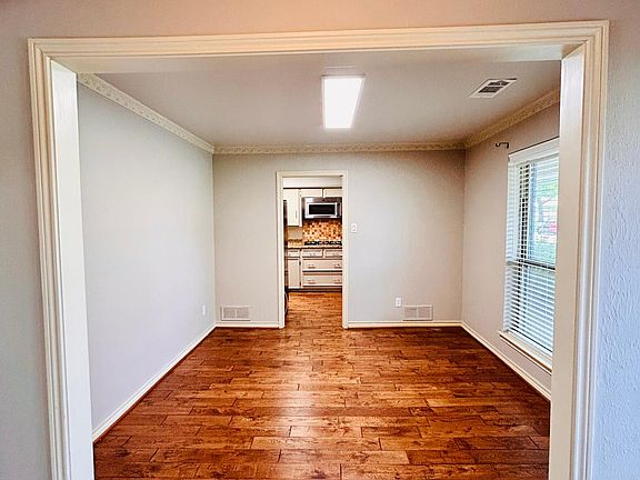 4th image of 2304 Brennan Dr