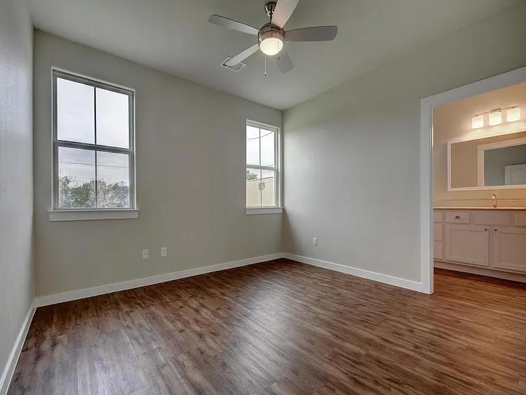 240 Rose Dr #A — Photo 14