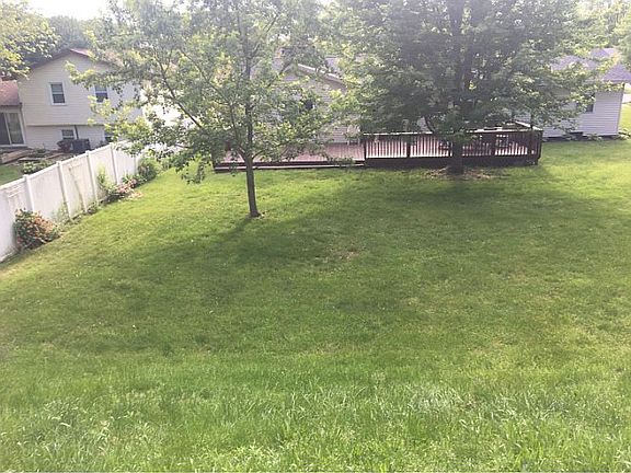 3rd image of 2758 Johnathan Ave NE