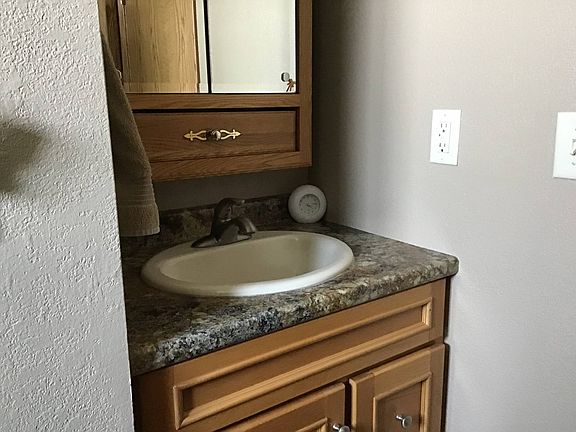 5th image of 1015 Nichol St