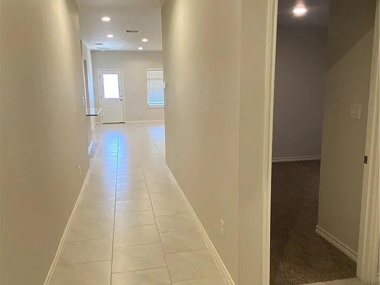 2329 Sky Crest Dr — Photo 2