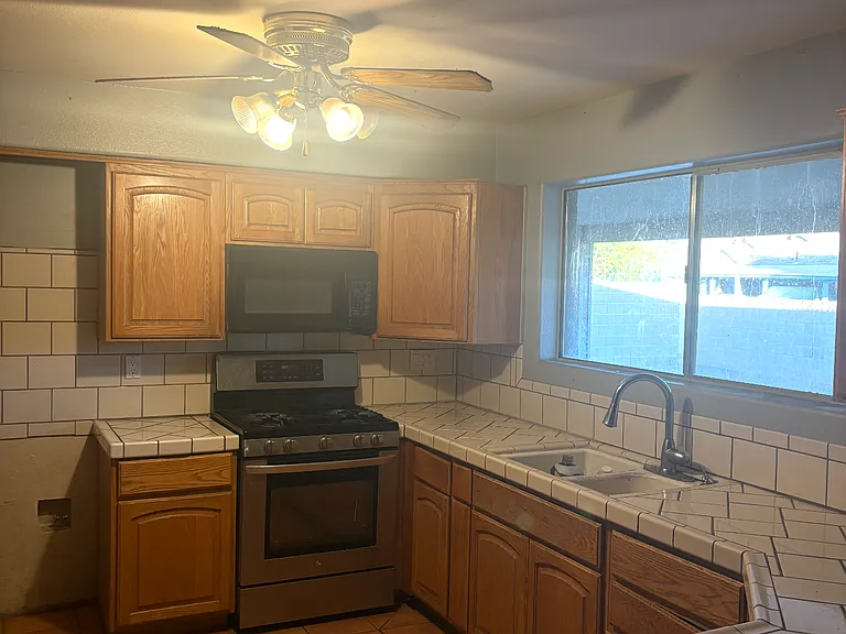 3135 W Pershing Ave — Photo 13