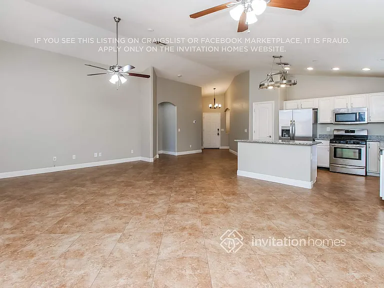 1400 E Vernoa St — Photo 5