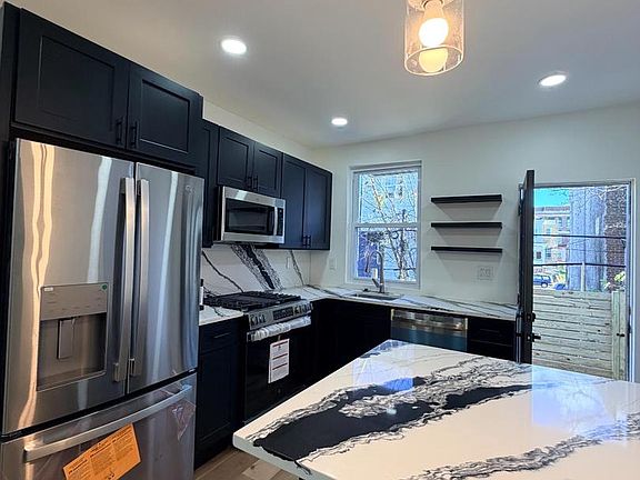 5th image of 5436 Ridgewood St