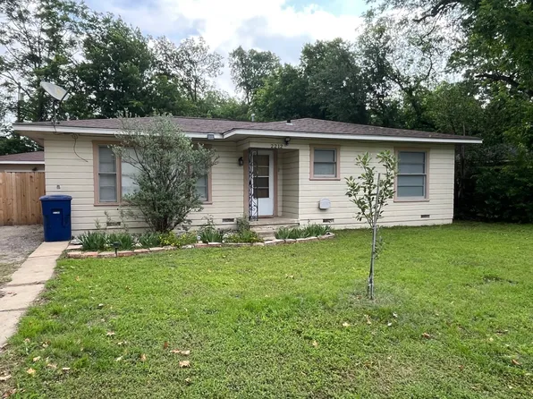 2212 Berkley St, Brownwood, TX 76801