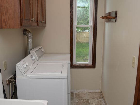 5th image of 403 Nassau St