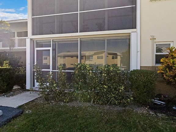 5th image of 2734 NE 27th Court #11
