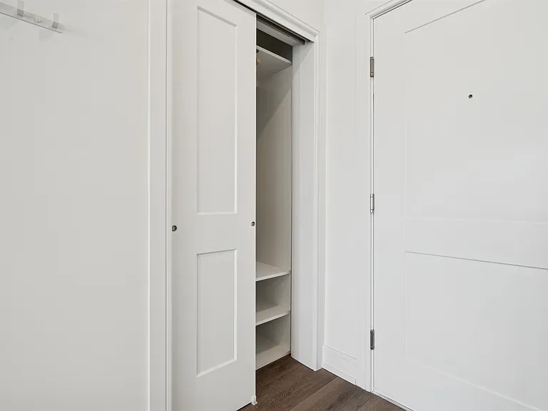 32 Jones St #202 — Photo 4