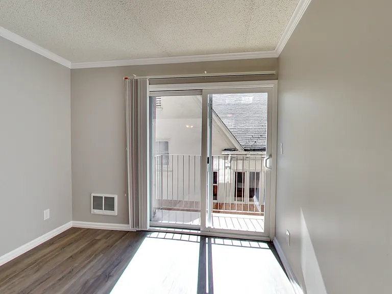 378 Van Buren - Renovated 2bed and 1bed units - Beautiful Building! — Photo 63