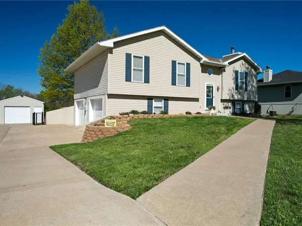 608 Elm St, Lathrop, MO 64465