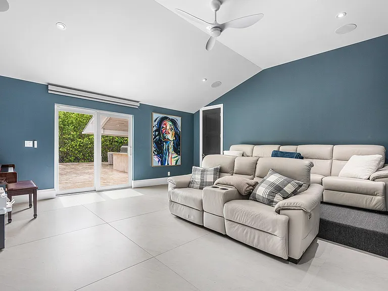 11863 Lake Shore Pl — Photo 33