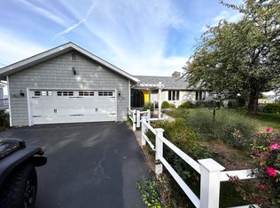 35 Brookwood Rd, Bristol, RI 02809