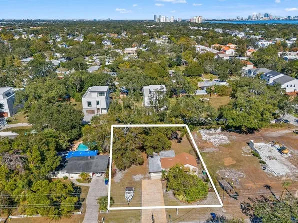 3207 W Wyoming Ave, Tampa, FL 33611