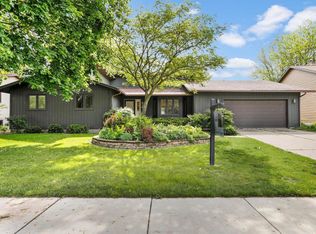 814 Spahn Dr, Waunakee, WI 53597