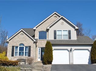 321 Crown View Dr, Easton, PA 18040