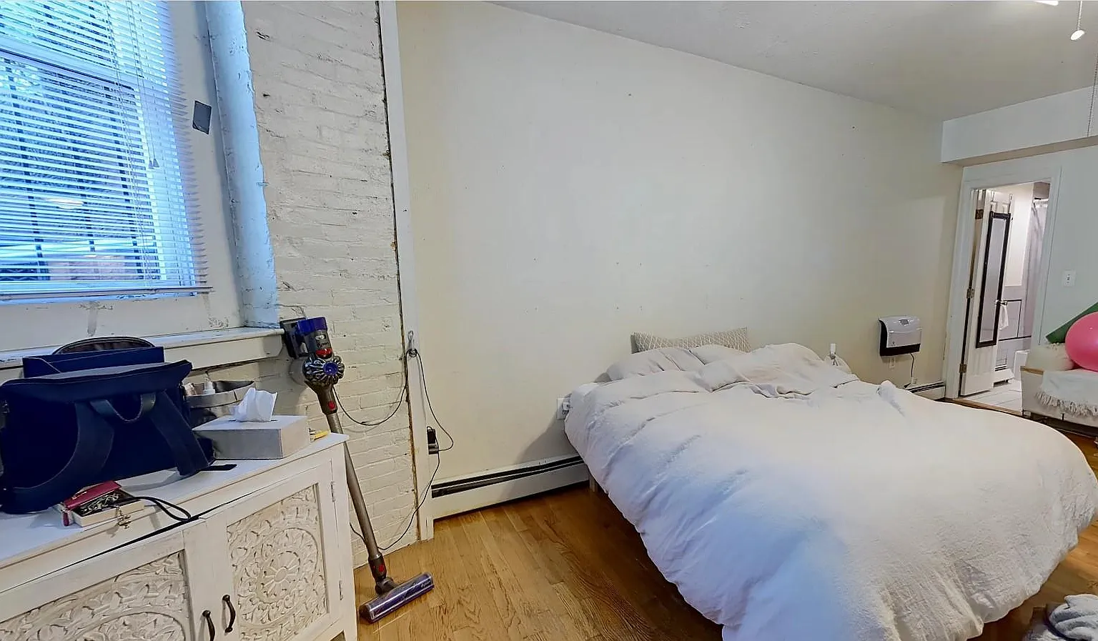 Studio, $2,000 — Photo 3