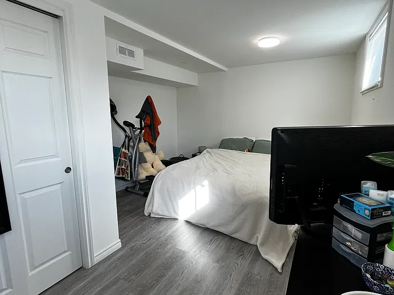 5 Janet St — Photo 6