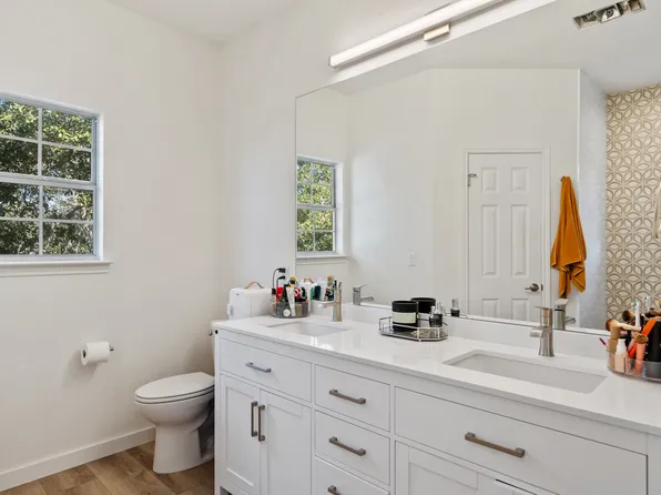 310 Saddle Blanket Dr, Dripping Springs, TX 78620