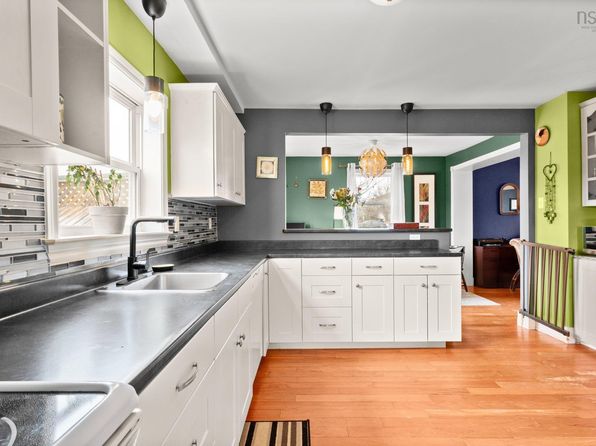 835 Herring Cove Rd, Herring Cove, NS B3R 1Z1
