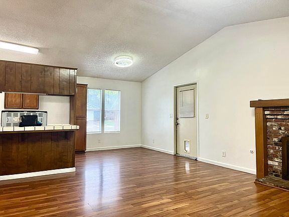 5th image of 1441 E Sunnyview Avenue