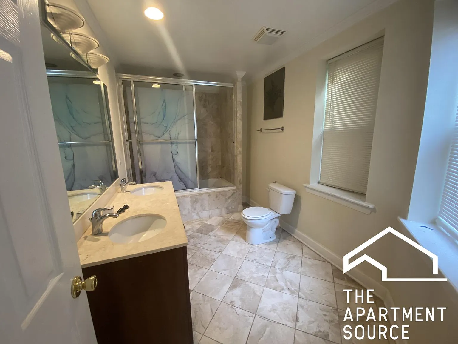 6935 N Oakley Ave — Photo 4