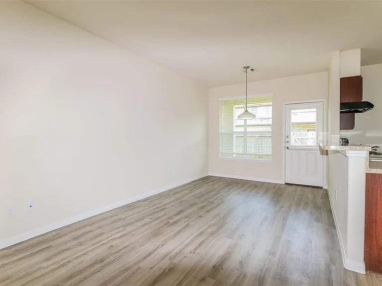12439 Dona Ln — Photo 9