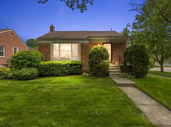 1493 E Melton Rd, Birmingham, MI 48009