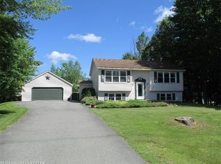 92 Oak St, Milford, ME 04461