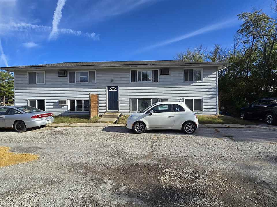 2nd image of 270 & 280 E Chestnut St