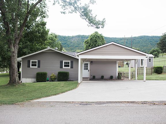 Side Entrance/Carport