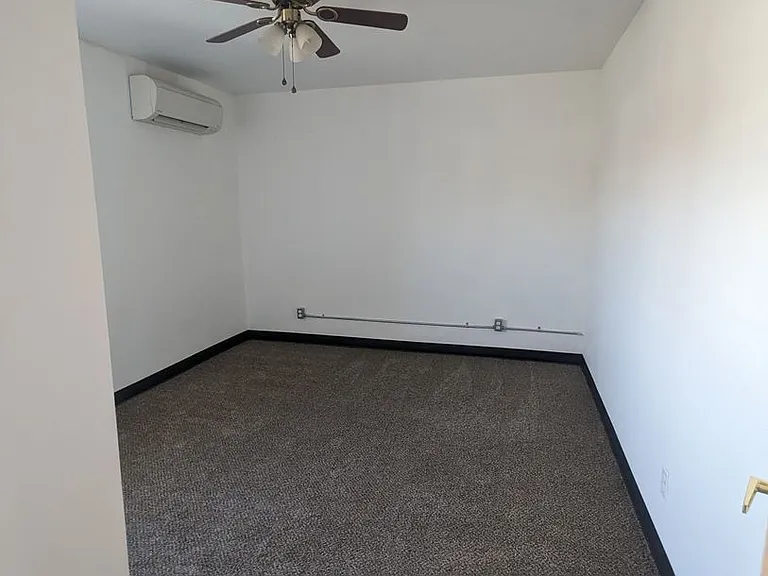 123 W Moniteau St — Photo 27