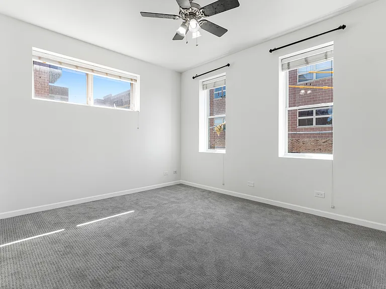 2307 W Wolfram St #312 — Photo 12