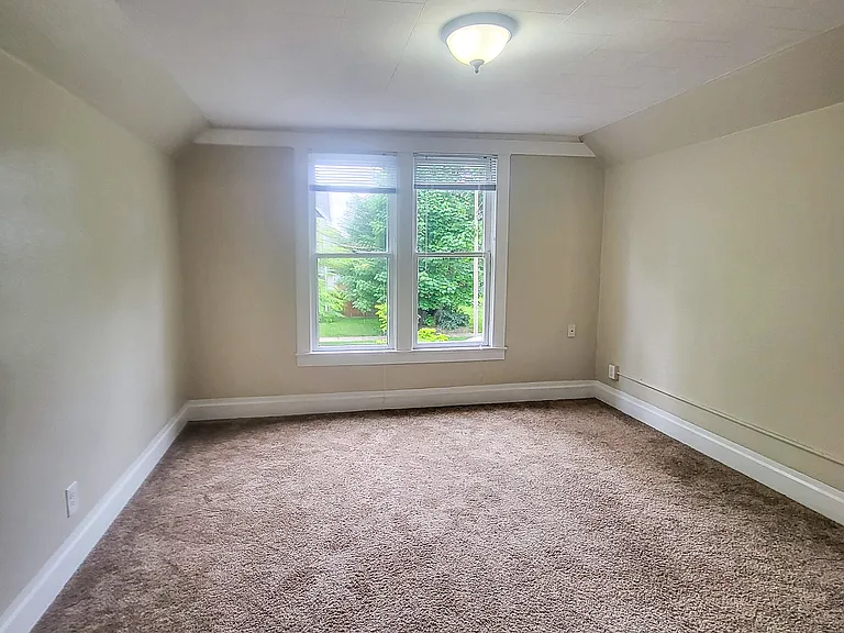 944 Cottage St NE — Photo 22