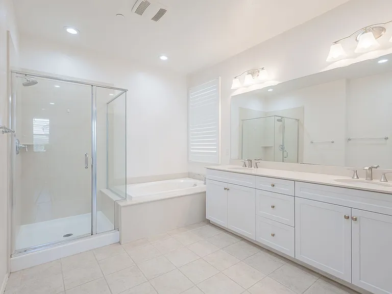 16220 Retreat Ct — Photo 37