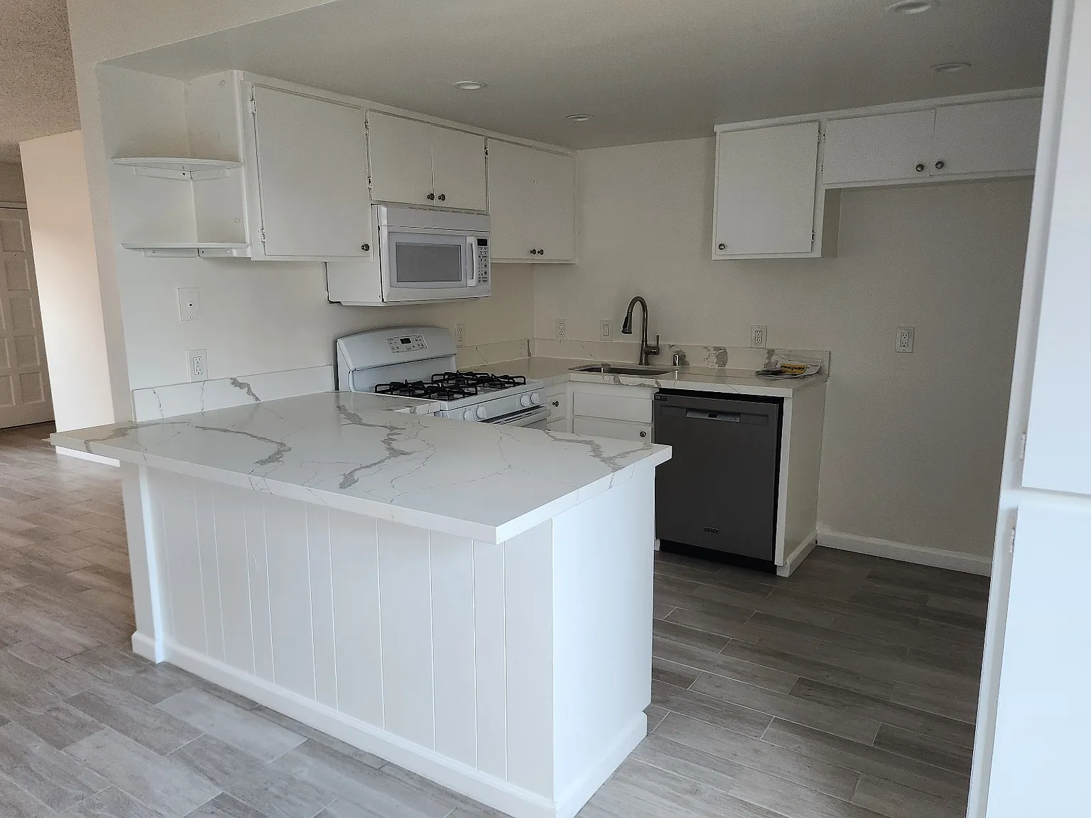 2BR/1BA Remodeled Townhouse — Photo 1