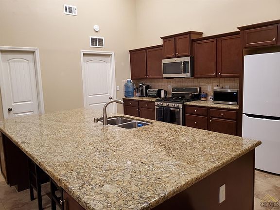 5th image of 10321 Hillgate Ave