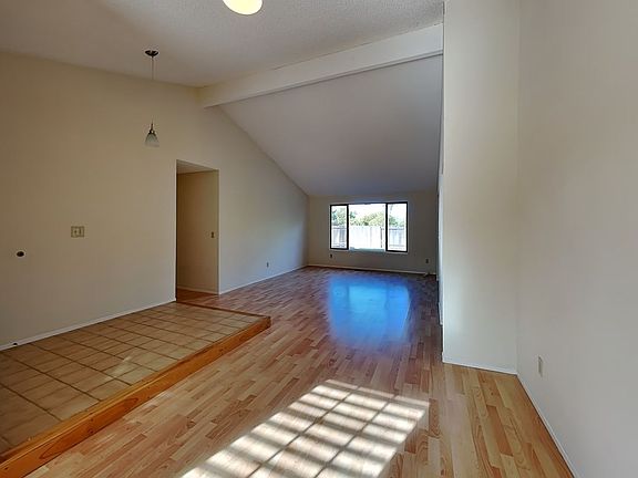 3rd image of 740 Castlewood Ct