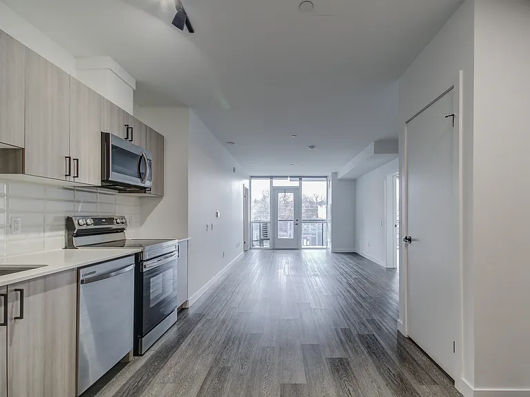 388 King St E #410 — Photo 12