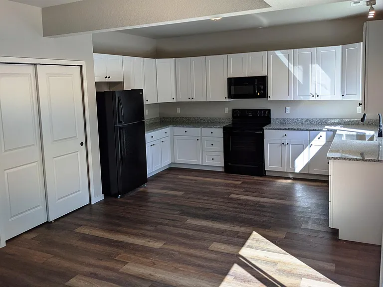 333 Cheyenne Blvd — Photo 4