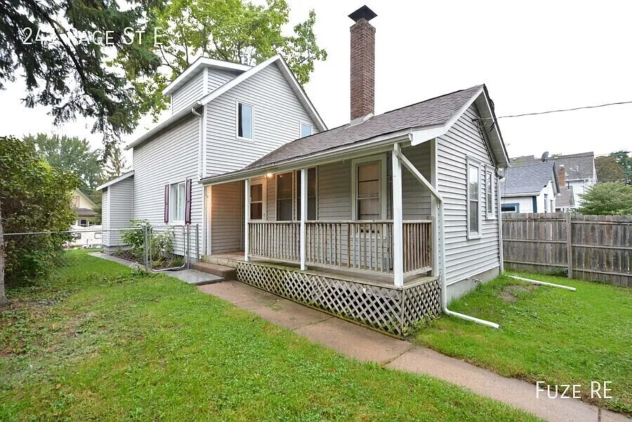 3 Bed 1.5 Bath Single Family Home in St. Pau — Photo 2